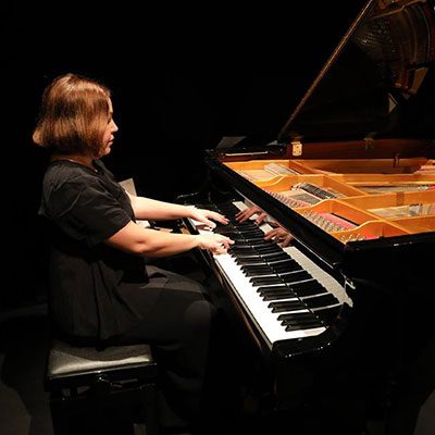 Elsa Silva piano