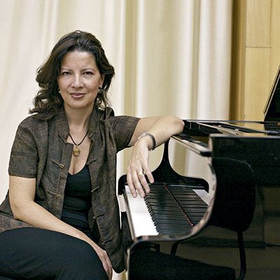 Gabriela Canavilhas, piano