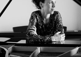 Sara Mendes, pianista natural de Gaia e residente na Suíça