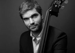 Contrabaixista Domingos Ribeiro