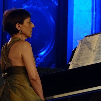 Eugénia Moura piano