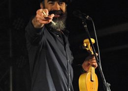 Paulo Meirinhos professor, músico e construtor de instrumentos tradicionais
