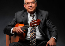 Paco Bandeira, cantautor, músico de Elvas