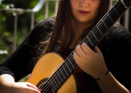 Rebeca Oliveira, guitarrista natural da Madeira