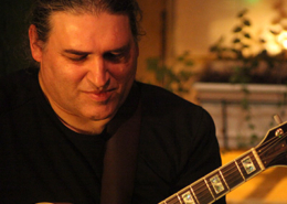 Carlos Peninha. guitarrista, de Viseu, ft Rui Peva