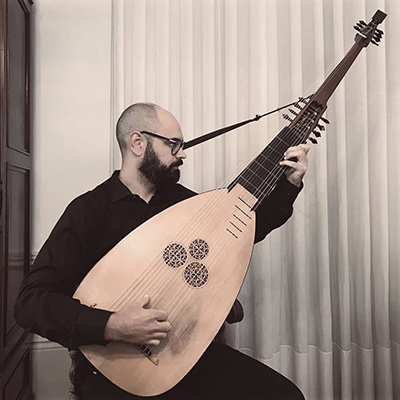 Ezekiel Martins, alaúde, guitarra barroca e teorba