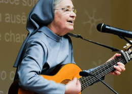 Irmã Maria Amélia Costa, cantautora de temas religiosos