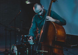 Jorge Castro, contrabaixista e maestro