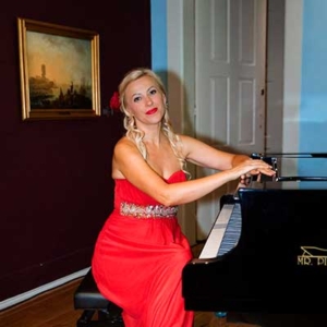 Aušra Bernatavičiūtė Aušra Bernatavičiūtė, pianista lituana residente em Portugal