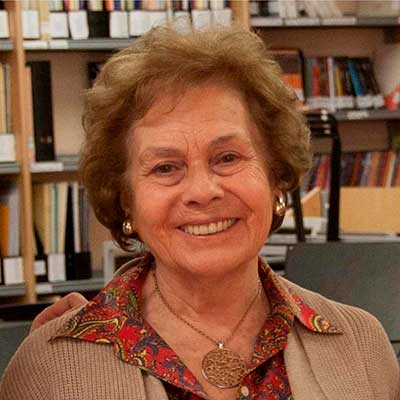 Maria Macedo, violoncelista e pedagoga gaiense